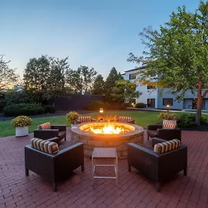 Courtyard Airport Hotel